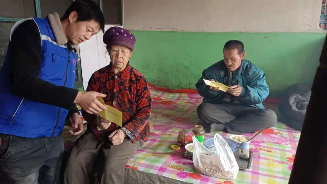 招收免费微信投票员你才明白哪些人情世故是越早知道越好