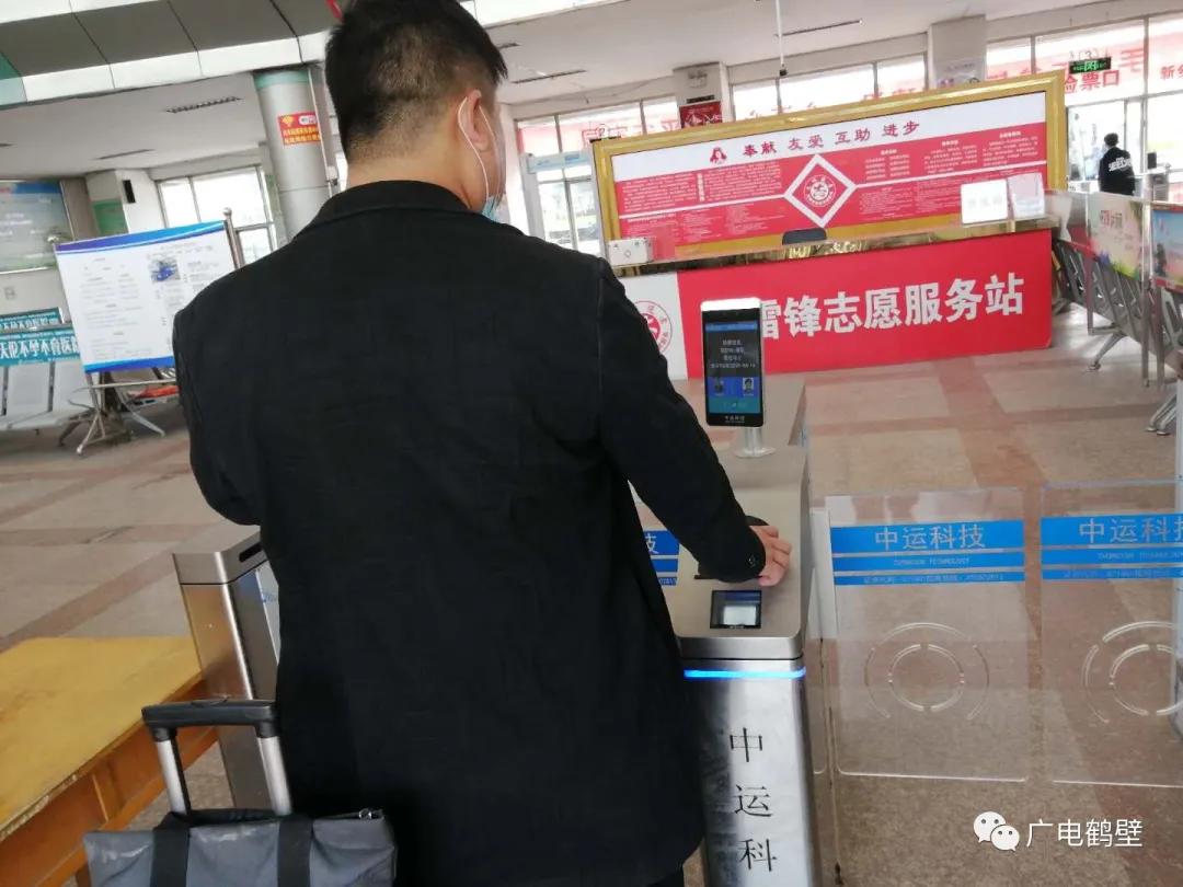 微信朋友圈自动点赞软件有哪些适合大学生自我提升的App