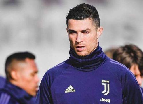 男女微信运动互相点赞黄金荣为什么会被儿媳李志清卷走所有财产