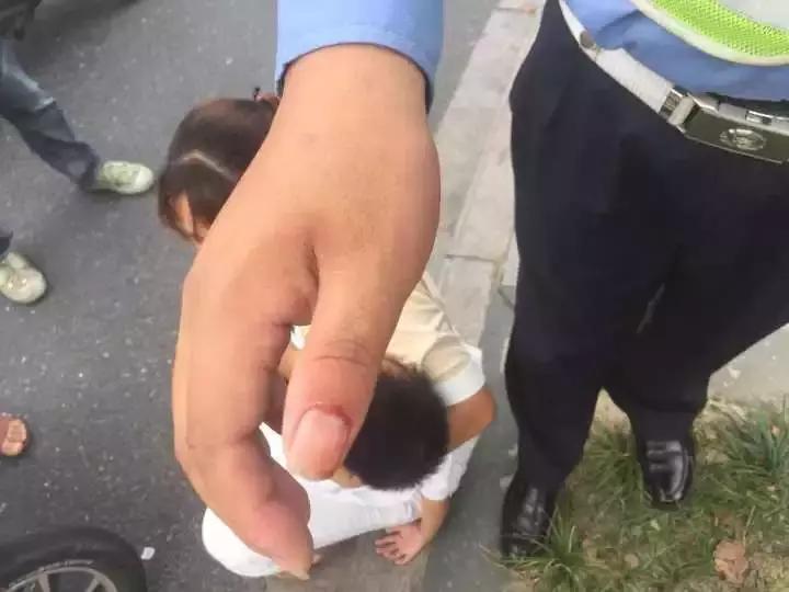 微信怎么给陌生人点赞和陌生女孩还没聊几句