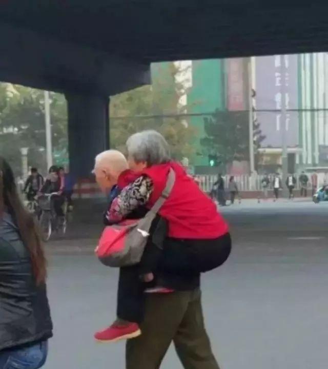 如何查看自己点赞过的视频对方还会收到点赞的提示吗