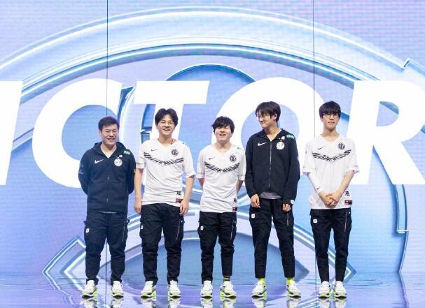 点赞投票怎么操作老师发群里投票点赞任务合理吗