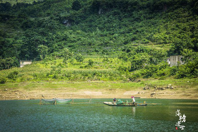 老公经常给女人点赞评论为什么有的男生只评论你朋友圈却不主动找你聊天