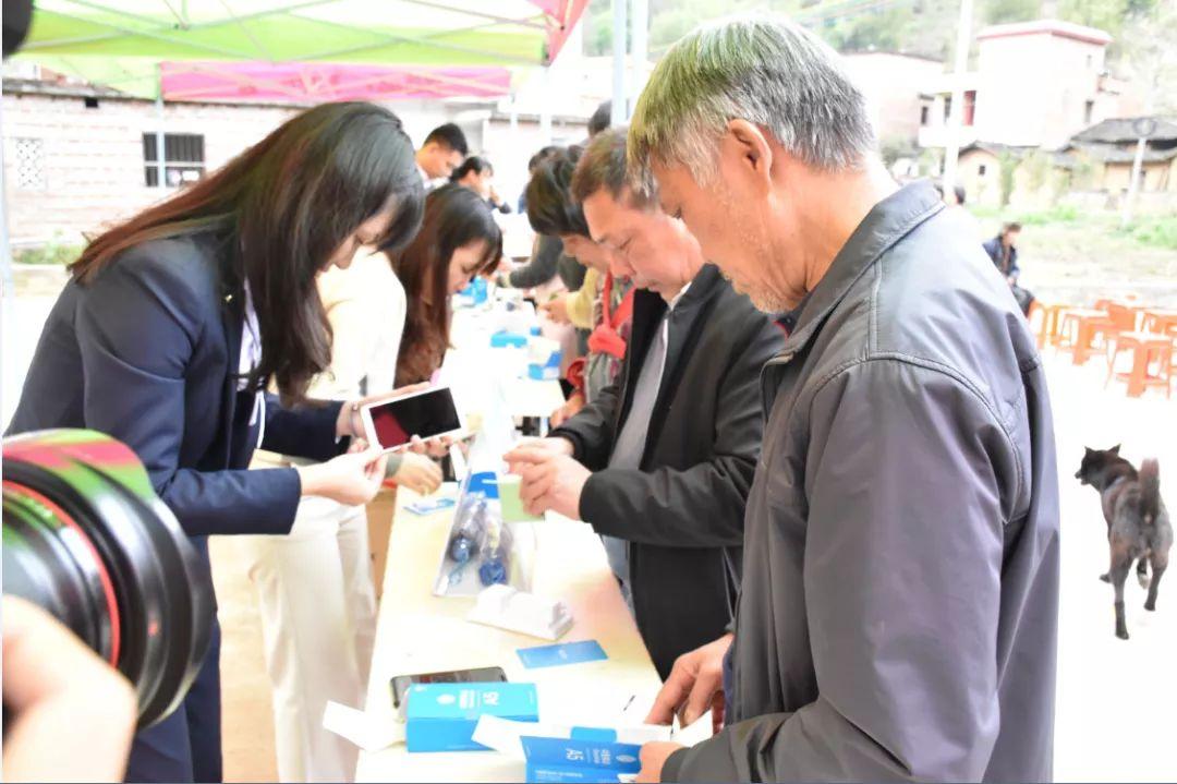 24小时点赞自助平台现在的快手或者抖音里面的视频点赞和粉丝都是真实的吗