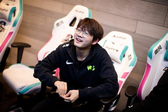 微博评论点赞购买平台新浪微博里好友发的微博为什么只有评论和点赞这两个