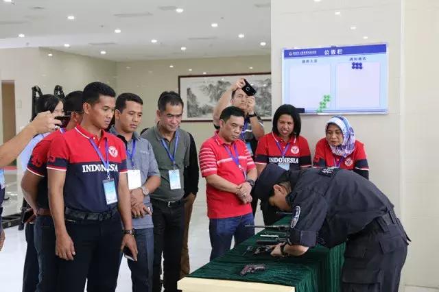 名片赞在线自助下单网站资料卡赞和名片赞的区别