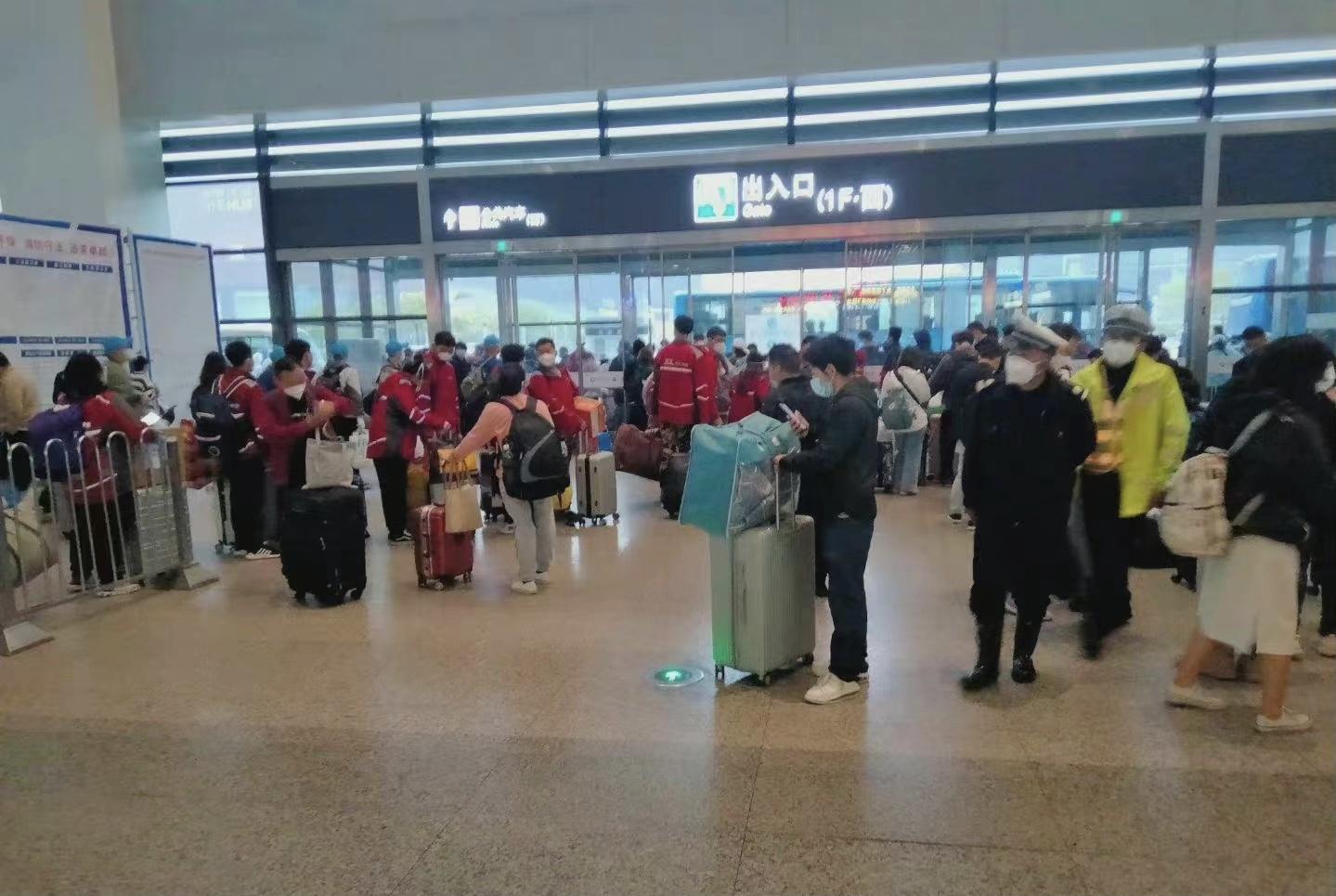 求帮忙投一票幽默句子公务员面试技巧大全